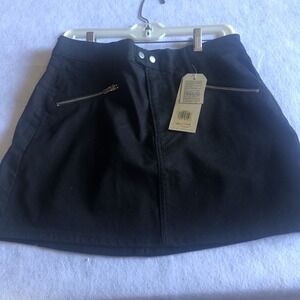 Levis Black Denim Skirt New With Tags Size 8/29 Zipper Pockets Button Waist‎